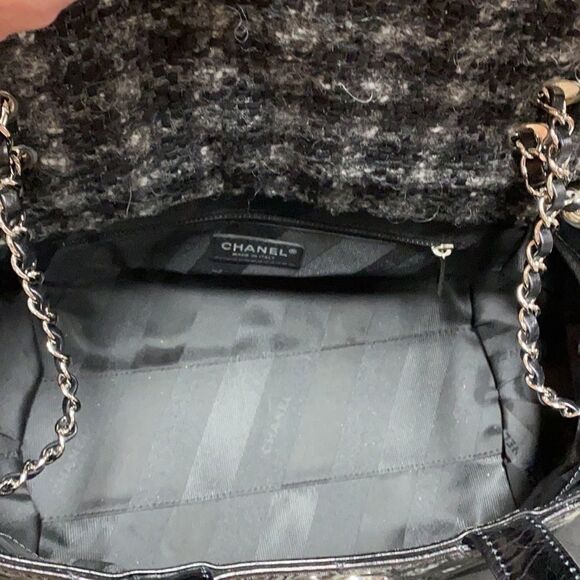 Chanel Authentic Portobello Black Quilted Calfskin Tote Bag - Picture 4 of 14